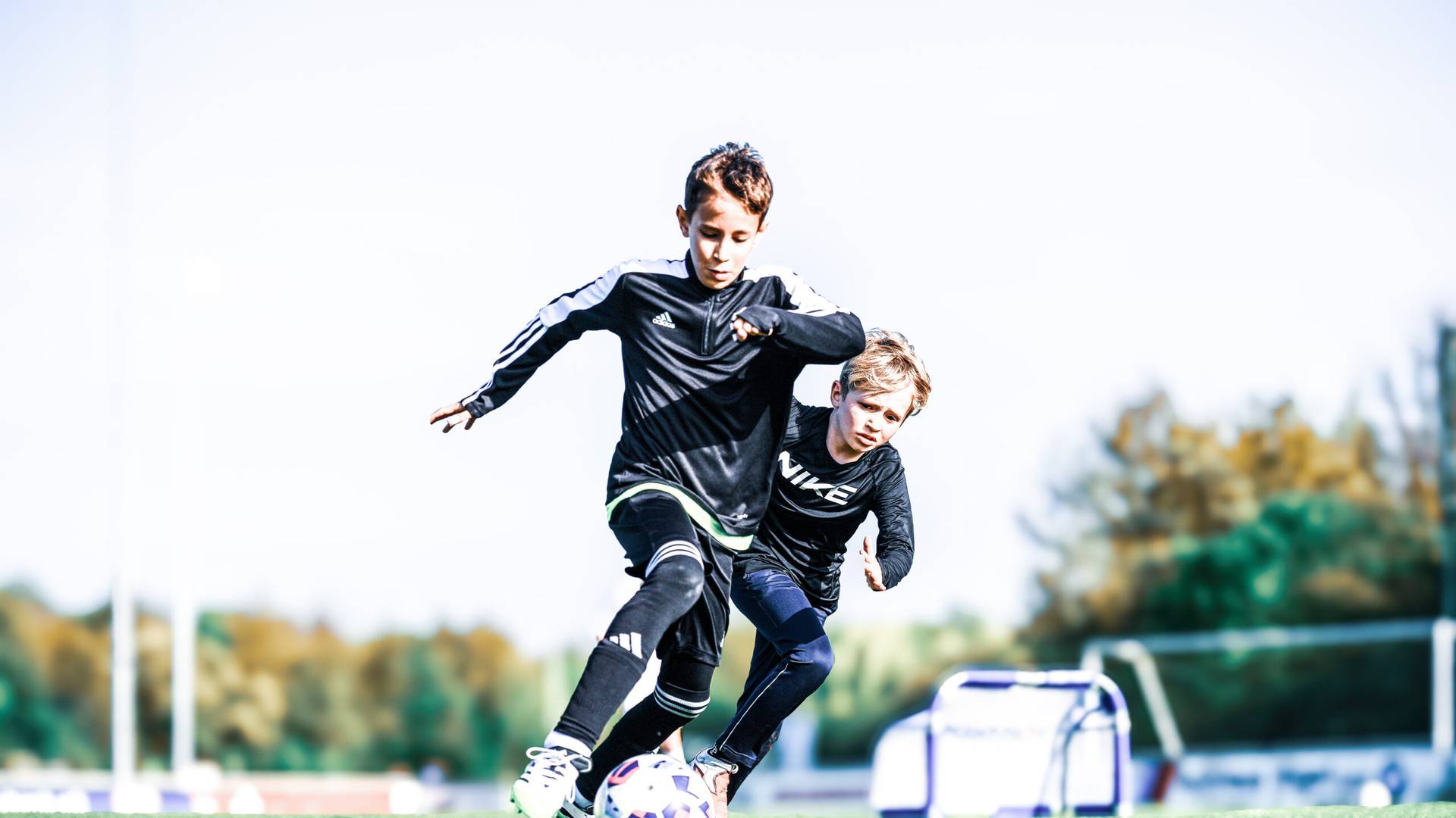 Athletiktraining: Kinder auf dem Platz